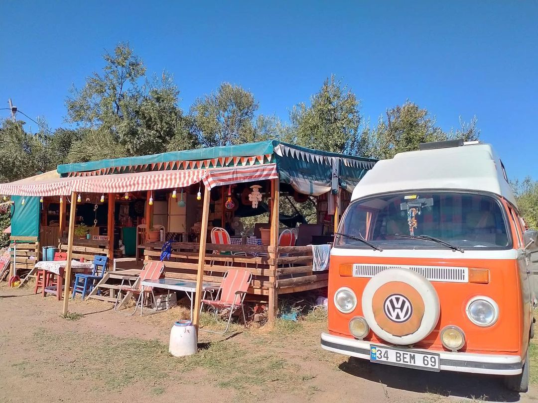 Dostlar Bahçesi Kamp Alanı